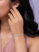 925 Sterling Silver Eternal Knot Tennis Bracelet – Sparkling Crystal Design